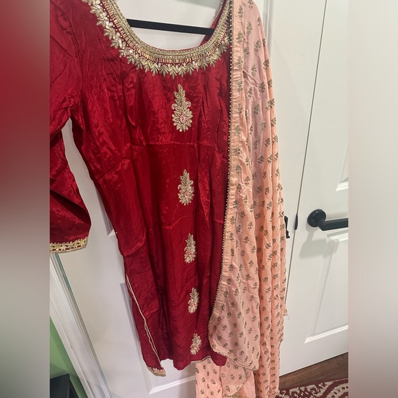 Red and peach pajami suit - Picture 2 of 3